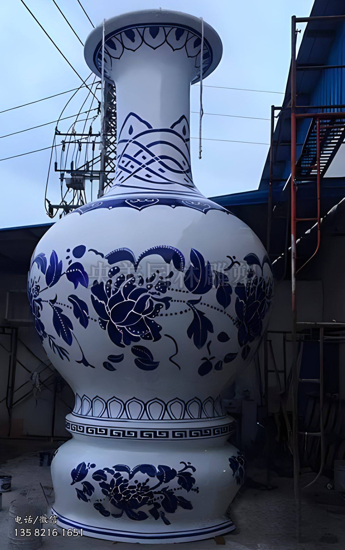 玻璃钢仿瓷花瓶雕塑