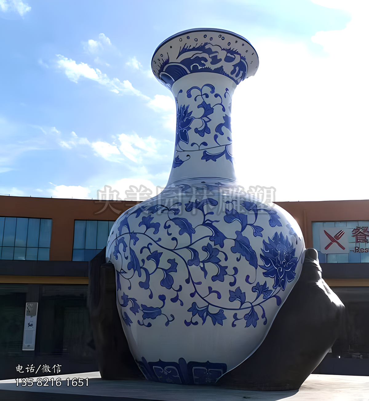 玻璃钢仿瓷景观花瓶雕塑