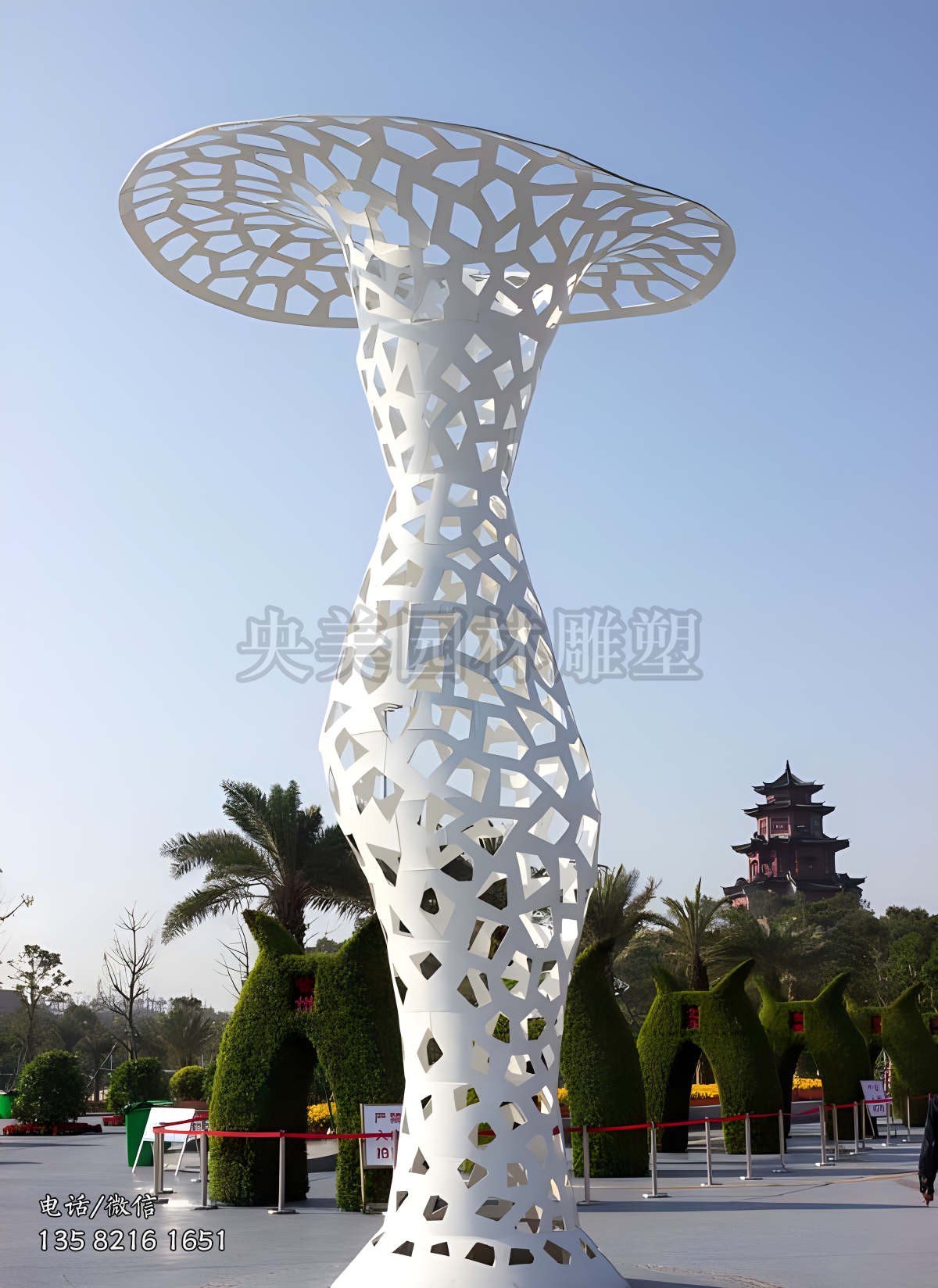 创意不锈钢镂空花瓶造型景观雕塑