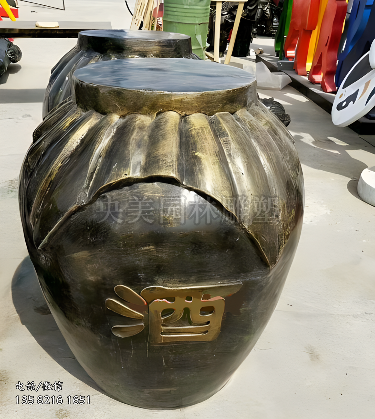 玻璃钢仿铜酒坛雕塑