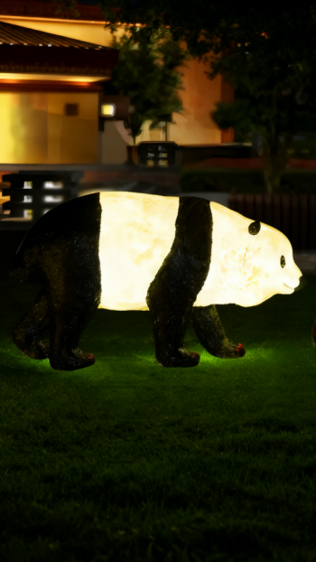 玻璃钢发光熊猫雕塑 (6)