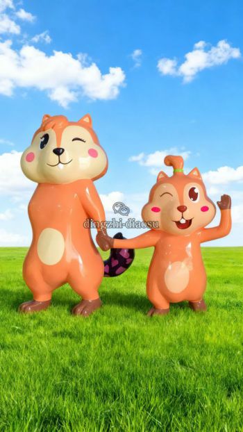 玻璃钢卡通松鼠雕塑