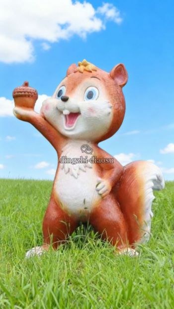 玻璃钢卡通松鼠雕塑