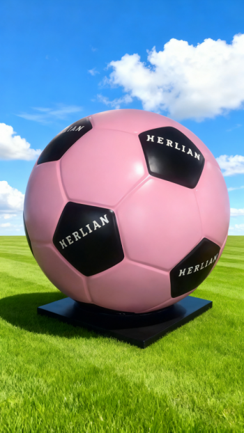 玻璃钢足球雕塑 (10)